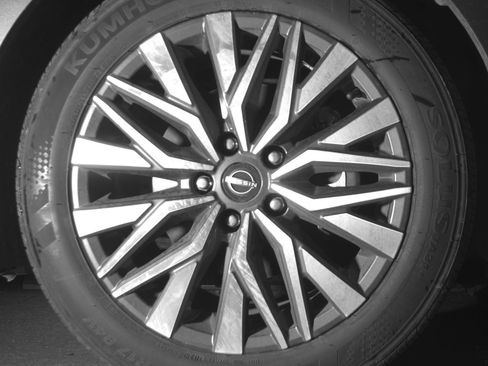 Used 2025 Nissan Altima 2.5 SV image 13