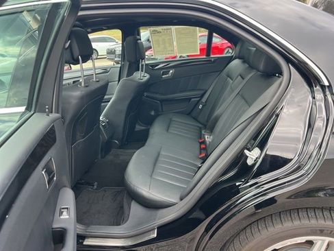 Used 2011 Mercedes-Benz E 550 Sedan image 32