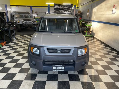 Used 2005 Honda Element EX image 1