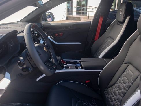 Used 2025 Lamborghini Urus SE AWD/4WD image 12