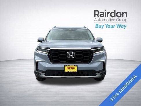 Used 2025 Honda Pilot Touring image 2