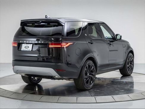 New 2025 Land Rover Discovery S image 5
