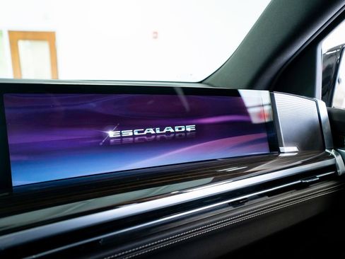 Used 2025 Cadillac Escalade Premium Luxury w/ LPO, Floor Liner Package RWD image 42
