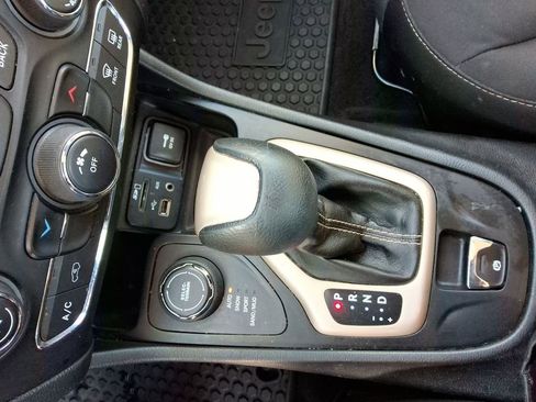 Used 2016 Jeep Cherokee Sport w/ Cold Weather Group image 15