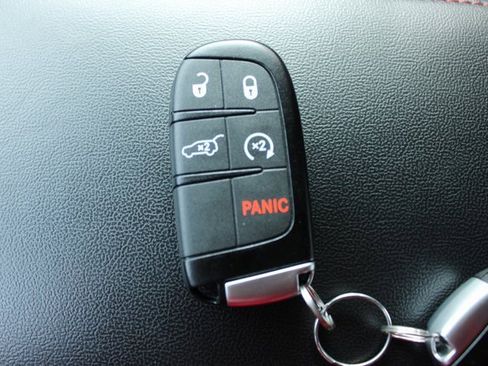 Used 2025 Dodge Durango GT image 29