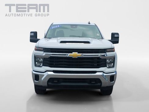 Used 2024 Chevrolet Silverado 2500 LT image 2