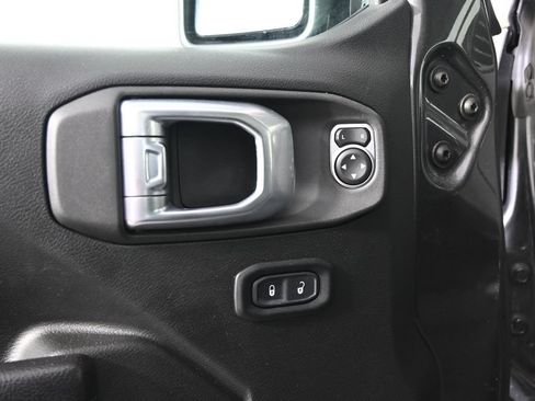 Used 2023 Jeep Gladiator Sport AWD/4WD image 19