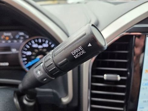 Used 2022 Ford F250 Lariat w/ Black Appearance Package AWD/4WD image 32