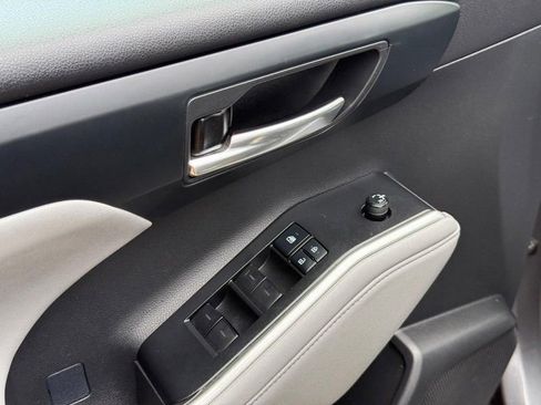 Used 2022 Toyota Highlander XLE image 20