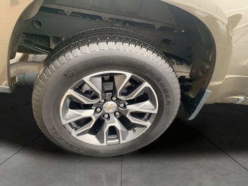 Used 2024 Chevrolet Silverado 1500 LT image 21