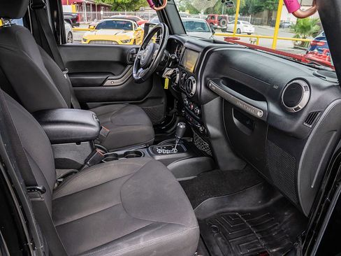Used 2018 Jeep Wrangler Unlimited Sport S AWD/4WD image 19