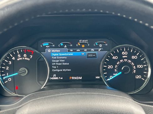 Used 2018 Ford F150 Lariat w/ Equipment Group 502A Luxury image 27