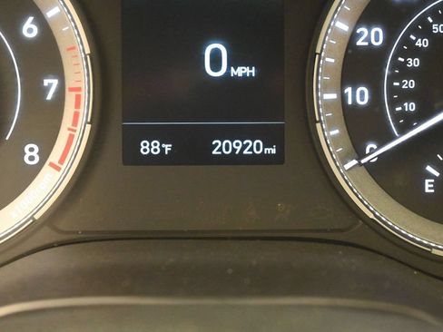 Used 2022 Hyundai Venue SEL FWD image 26