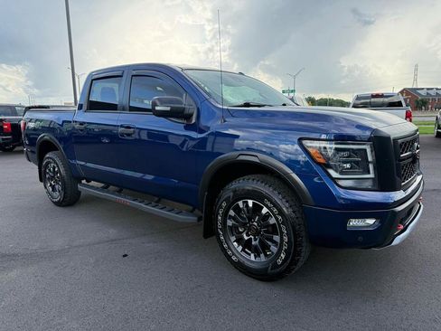 Used 2020 Nissan Titan PRO-4X w/ Pro-4x Convenience Package AWD/4WD image 10