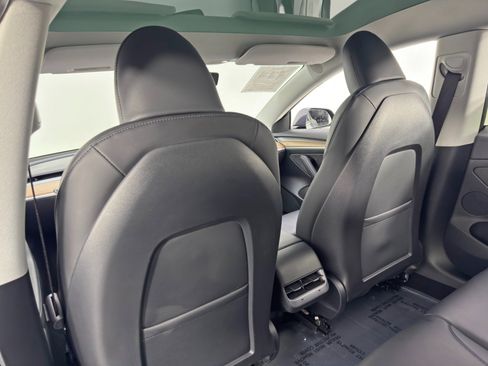 Used 2023 Tesla Model 3 Standard Range image 31