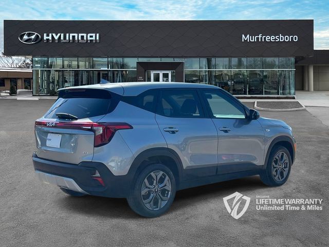 Used 2024 Kia Seltos LX AWD/4WD image 5