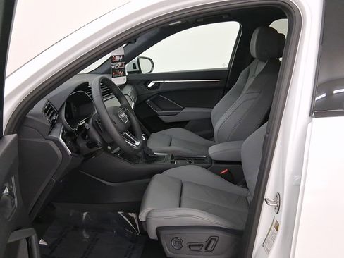 New 2025 Audi Q3 2.0T Premium image 5
