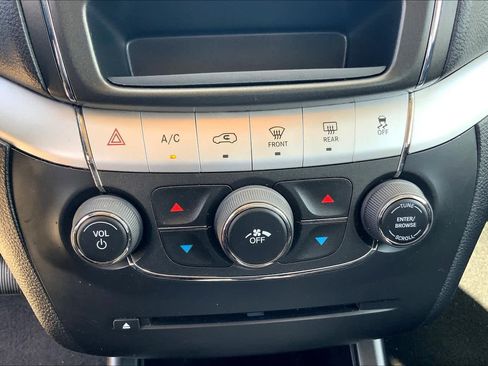 Used 2018 Dodge Journey SE w/ Connectivity Group image 32