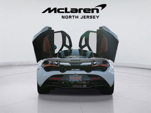 Used 2018 McLaren 720S image 12