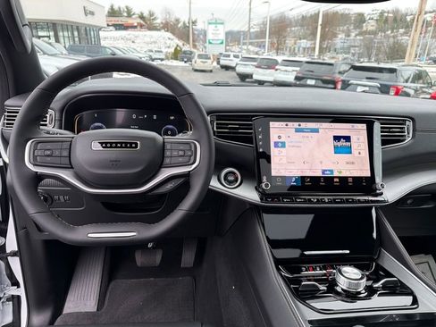 New 2025 Jeep Wagoneer Series III image 12