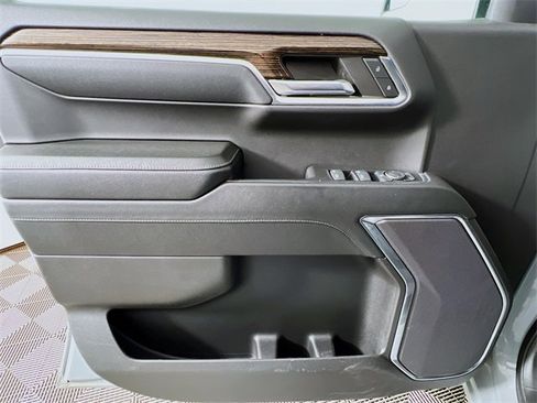 Used 2024 GMC Sierra 1500 Elevation image 30