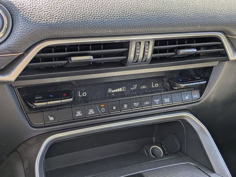 Certified 2024 MAZDA CX-90 Plug-In Hybrid w/ Preferred AWD/4WD image 22