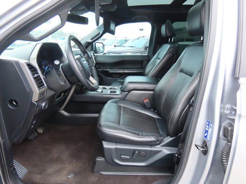 Used 2021 Ford Expedition XLT image 28