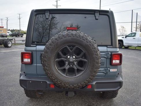 Used 2024 Jeep Wrangler Willys AWD/4WD image 4