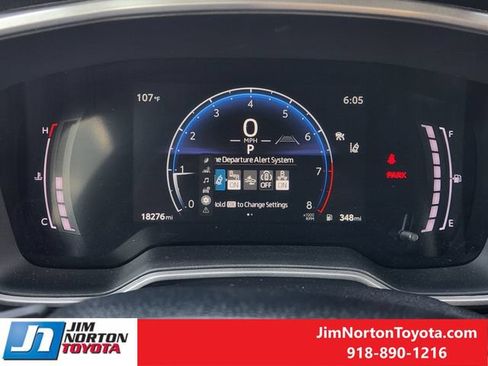 Used 2025 Toyota Corolla XSE FWD image 16