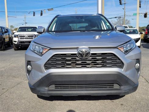 Used 2019 Toyota RAV4 XLE image 2
