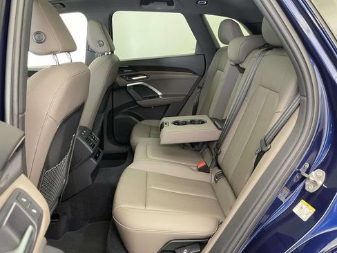 Certified 2025 Audi Q5 Premium w/ Premium Plus AWD/4WD image 19