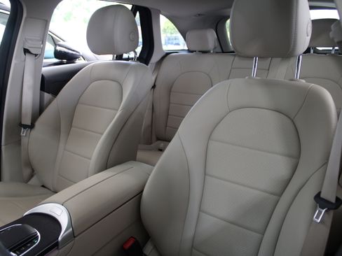 Certified 2022 Mercedes-Benz GLC 300 image 6
