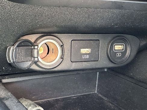 Used 2022 Hyundai Elantra SEL FWD image 19