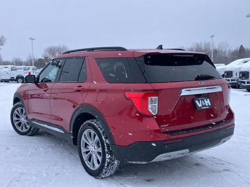 Used 2023 Ford Explorer XLT w/ Equipment Group 202A image 23