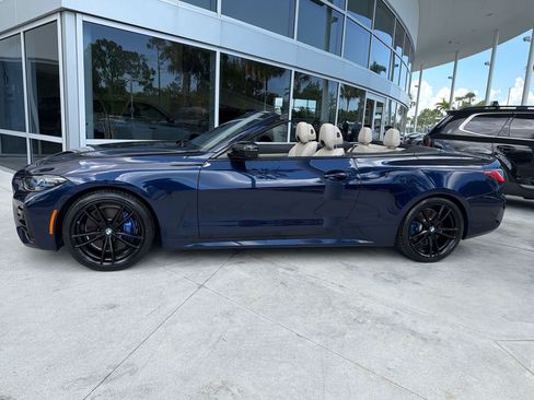 Used 2022 BMW M440i Convertible RWD image 2