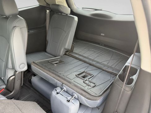 Used 2020 Buick Enclave Premium w/ LPO, Luxury Package FWD image 28