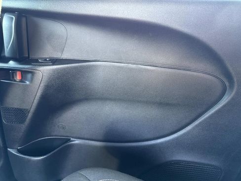 Used 2024 Chrysler Pacifica Touring image 17