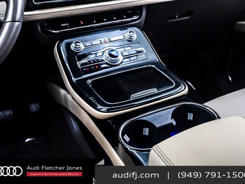 Used 2023 Lincoln Nautilus Reserve w/ Equipment Group 201A image 7