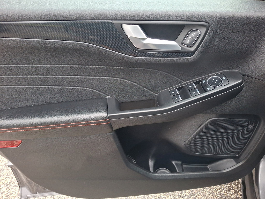 Used 2025 Ford Escape ST-Line FWD image 22