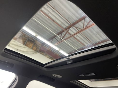 Used 2022 Chevrolet Traverse High Country image 30