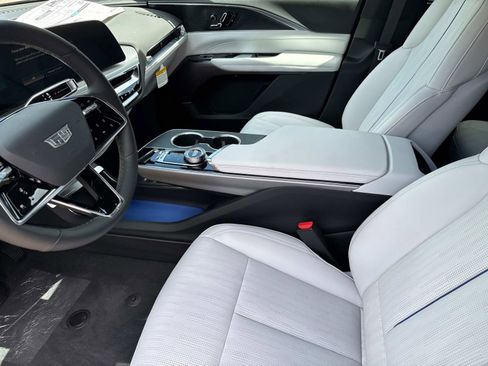 New 2025 Cadillac Lyriq Luxury image 20