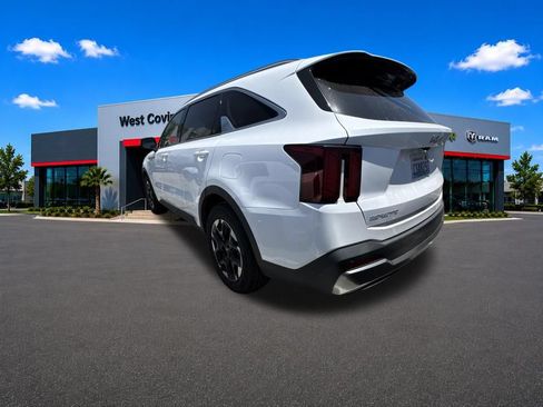 Used 2024 Kia Sorento S FWD image 5