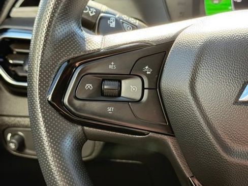 Used 2023 Chevrolet Bolt EUV LT image 28