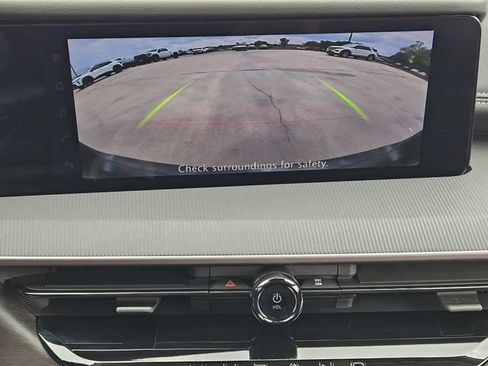 Used 2025 Nissan Murano SV image 18