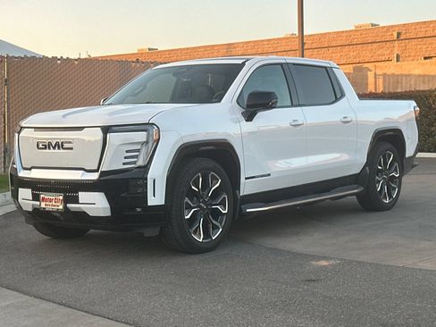 New 2025 GMC Sierra EV Denali AWD/4WD image 8