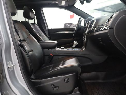 Used 2018 Jeep Grand Cherokee Overland image 20