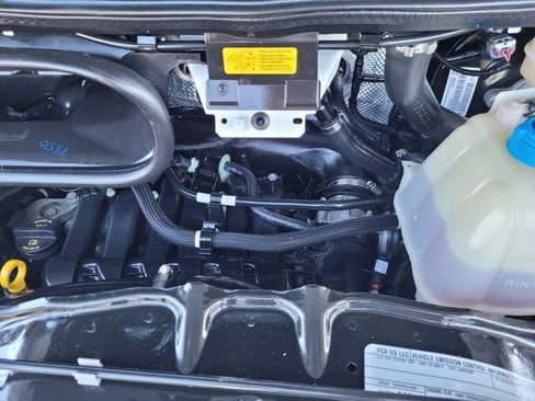 Used 2025 RAM ProMaster 2500 w/ U-Haul Equipment Group FWD image 20