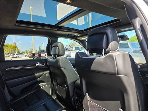 Used 2019 Jeep Grand Cherokee Summit image 12