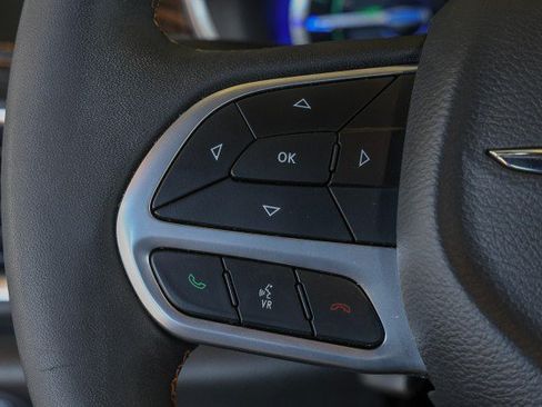 Used 2023 Chrysler Pacifica Pinnacle FWD image 29