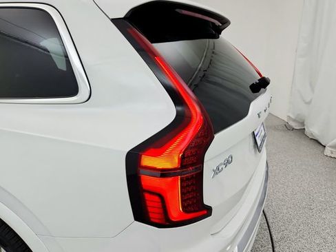 New 2026 Volvo XC90 B5 Core image 32